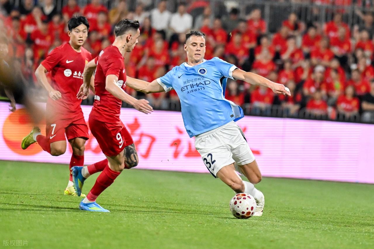 世界杯：华裔前锋梅开二度 雷扎伊扬传射建功 伊朗2